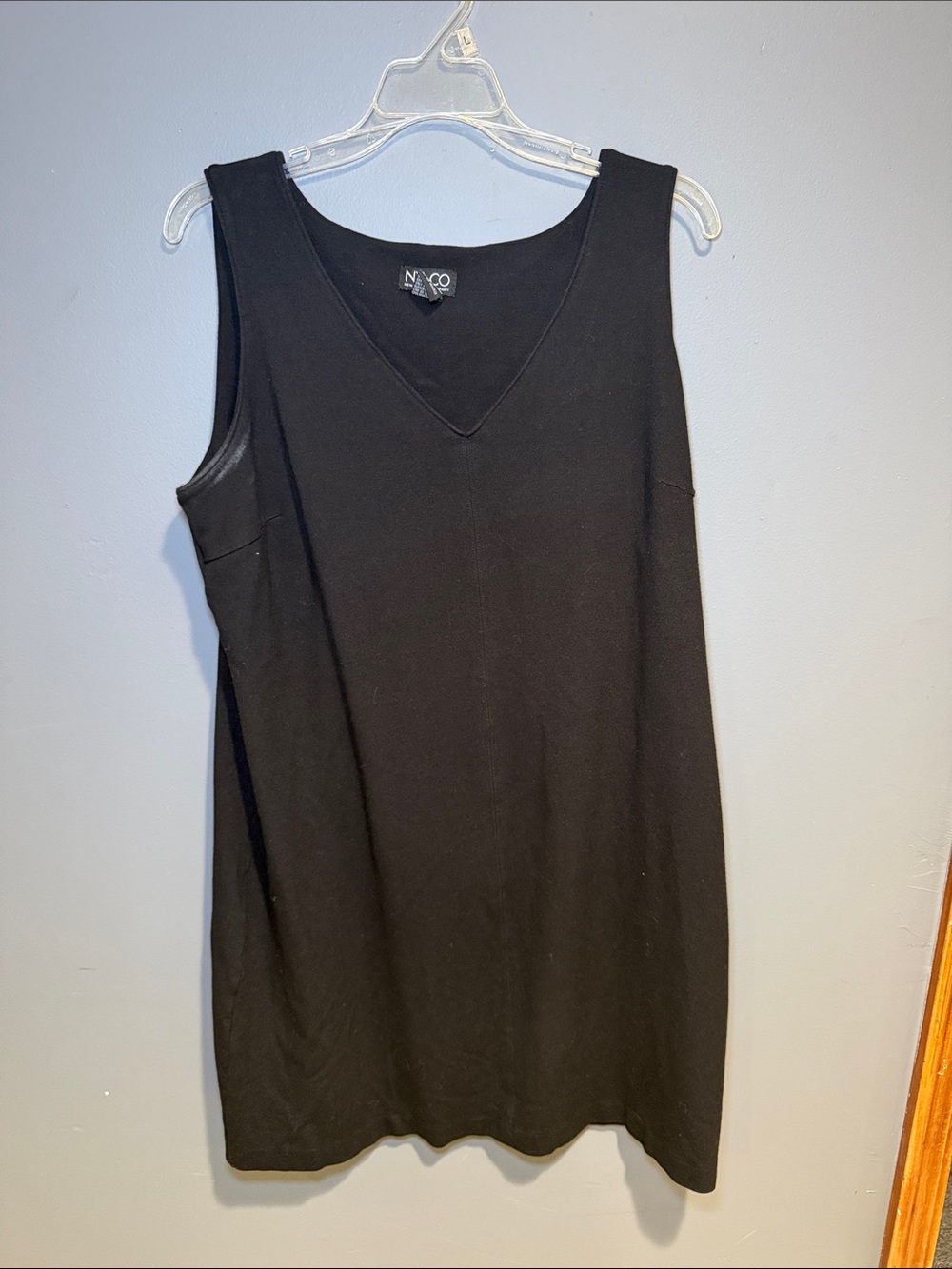Black V-Neck Sleeveless Women's Top